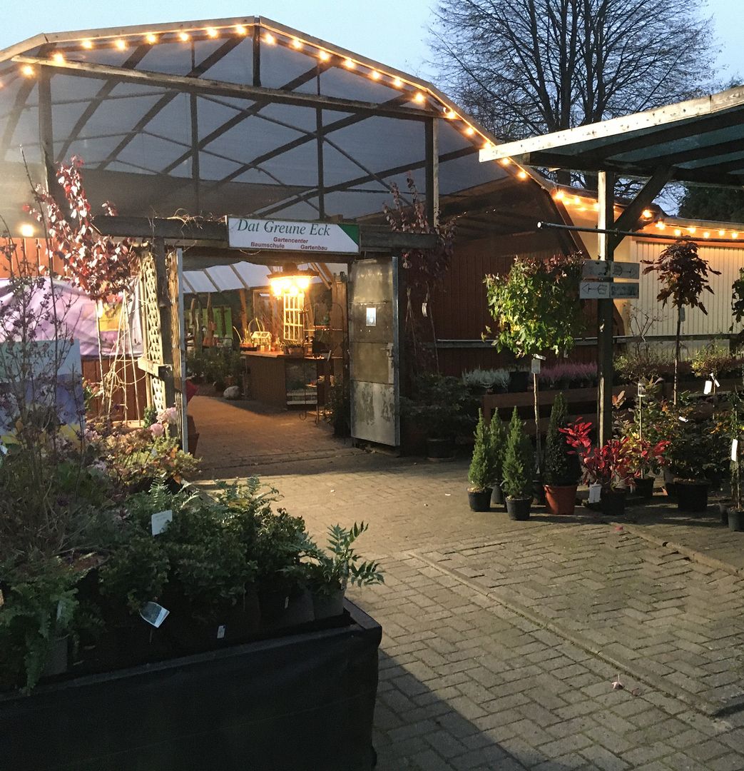 Beleuchteter Eingangsbereich von Dat Greune Eck